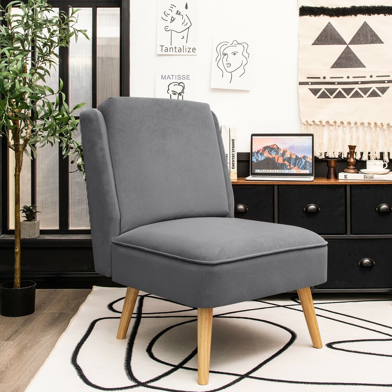 Velvet Accent Chair with Rubber Wood Legs and Ergonomic Backrest Perfect for Any Room